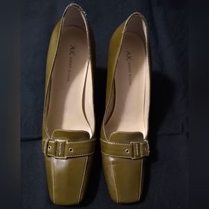 Anne Klein Olive Leather Pumps - Women's Size 8